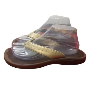 Nfs Olukai Ohana gold thong sandals